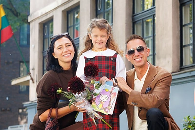 Irma ir Linas Adomaičiai dukrą išleido į 1 klasę – Saulės sprendimas spaudžia širdį: „Belieka laikyti kumščius“