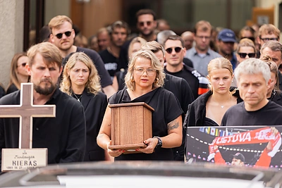 Atsisveikinimas su ledo ritulininku Mindaugu Kieru / Patricija Adamovič / BNS nuotr.