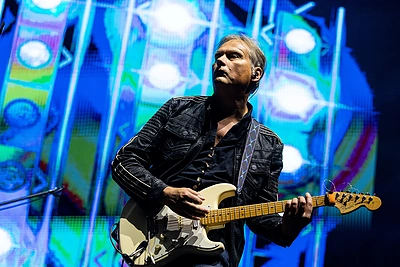 „Hiperbolės“ įkūrėjas Viktoras Prapras su grupe / Pauliaus Peleckio / BNS nuotr.