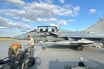 Karas Ukrainoje. Trys naikintuvai „Rafale“, kuriuos Prancūzija nusiuntė į Lenkiją, pasirodė esą „branduoliniai“