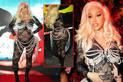 Ketvirto vaiko besilaukianti Cardi B suspindo seksualumu: intymiausias kūno vietas dengė perlais