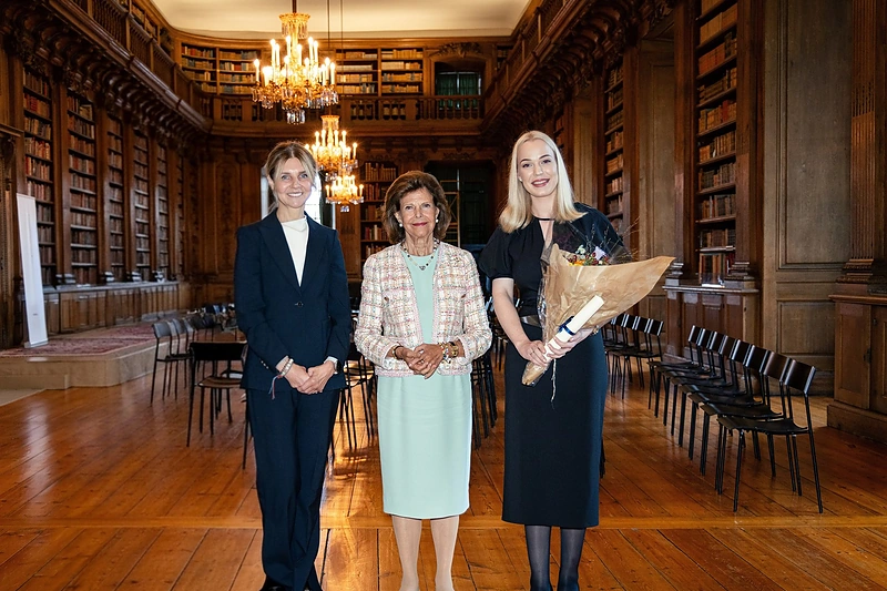 Addere Care direktorė Kristina Judinė, Švedijos karalienė Silvija, slaugytoja Sonata Tamkevičienė (dešinėje) / Yanan Li nuotr.