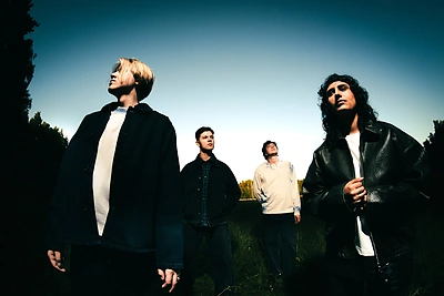 M.A.M.A scenoje pasirodysiantis atlikėjas