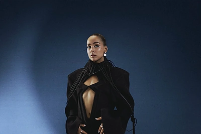 M.A.M.A scenoje pasirodysiantis atlikėjas