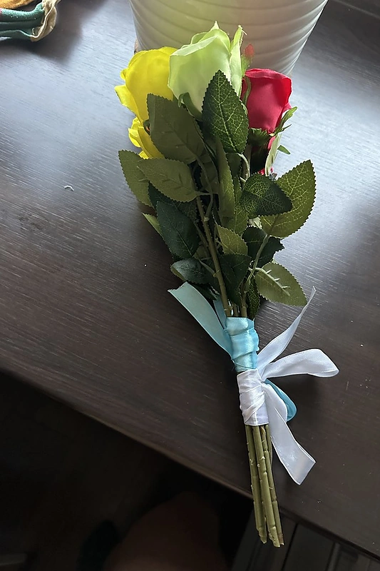 Gėlės, kurias Dainius Frišmantas norėjo įteikti Lady Gagai / Asmeninio albumo nuotr.