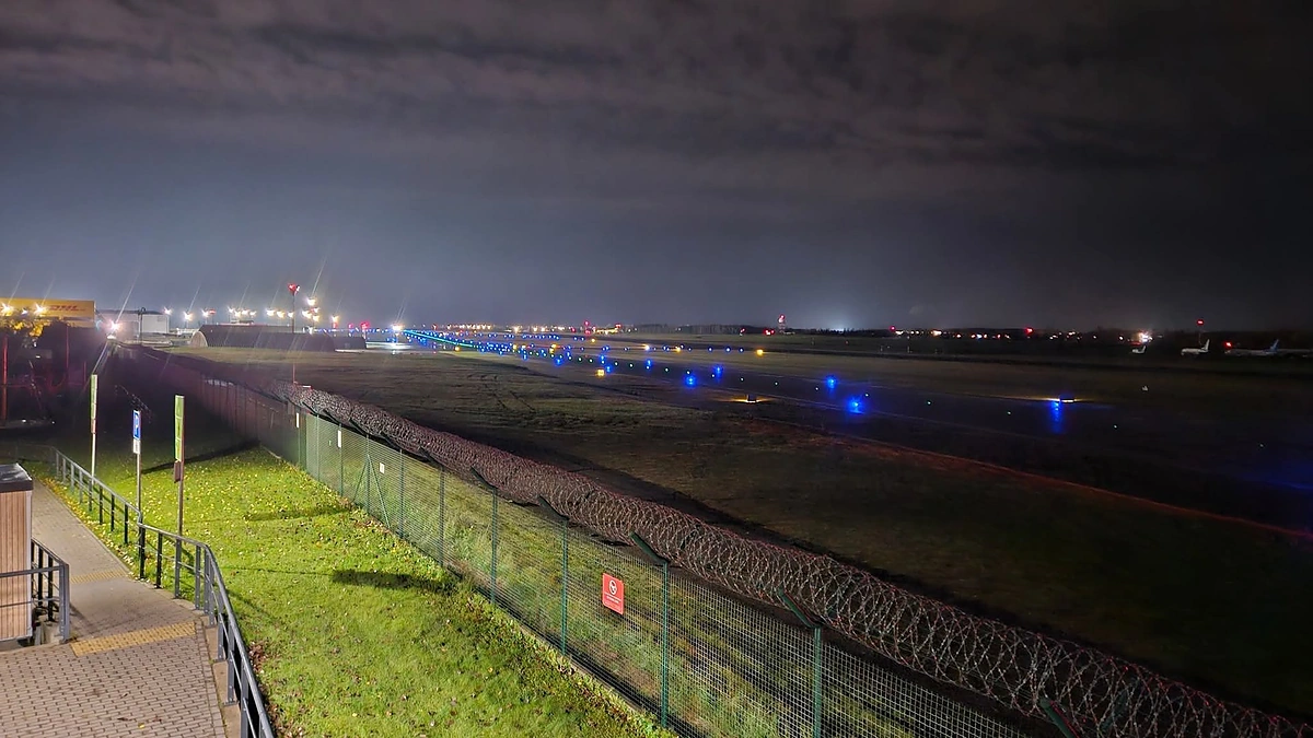 Vilniaus oro uoste sustabdyti skrydžiai / 15min nuotr.