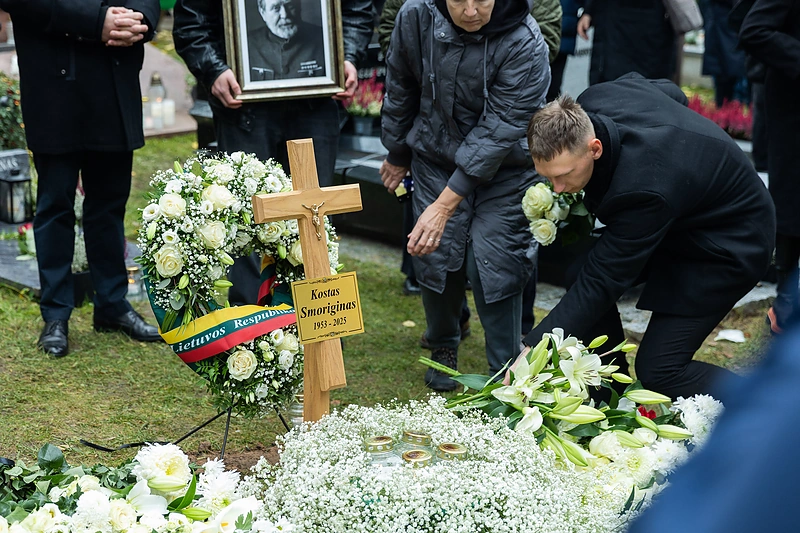K. Smorigino laidotuvės menininkų kalnelyje, Antakalnio kapinėse / Roberto Riabovo / BNS nuotr.