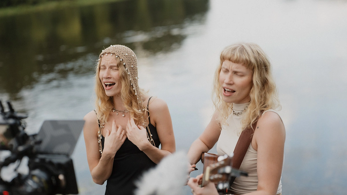 „Live on Water“ pristato lyriškąsias „Baltas varnas“ / Organizatorių nuotr.