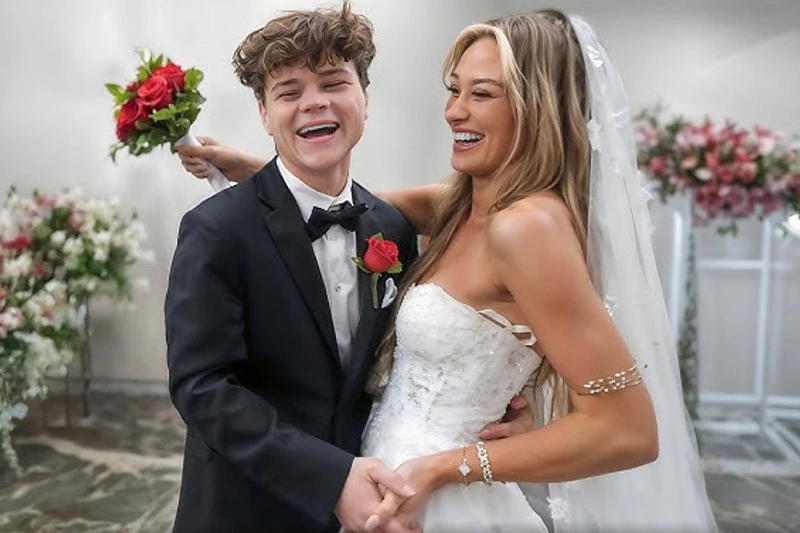 Jackas Doherty, McKinley Richardson / Stop kadras