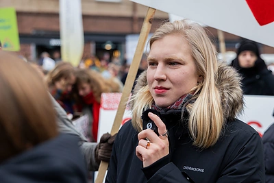 Tūkstantiniame proteste prie Seimo dalyvavusi Rūta Meilutytė siunčia žinią: „Norėčiau pasakyti savo nuomonę“