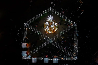 Lazdijų Kalėdų eglė / Ignė Butrimaitė nuotr.