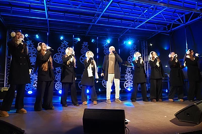 Prienų Kalėdų eglės įžiebimo akimirka / Dainiaus Jurevičiaus nuotr.