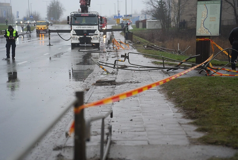 Panevėžyje nuskendo automobilis / „Jūsų Panevėžys“ nuotr.