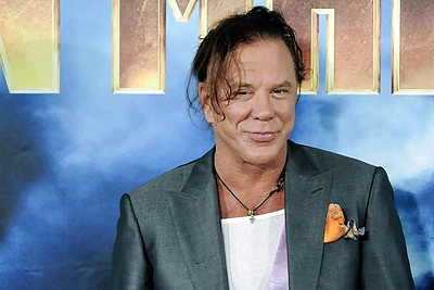 Šlovę ir didelius turtus matęs Mickey Rourke'as – ties skurdo riba? Naujausios aktoriaus nuotraukos šokiruoja