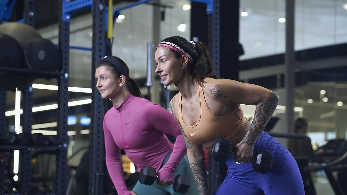 Davėte sau naujametinį pažadą pradėti sportuoti? Pirmieji mėnesiai sporto klube – patys svarbiausi / „GYM+“ nuotr.