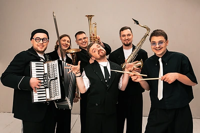 „Eurovizijos“ patrakėliai grįžta – „Black Biceps“ išplėšti pergalę bandys su daina „Let Me Cook“