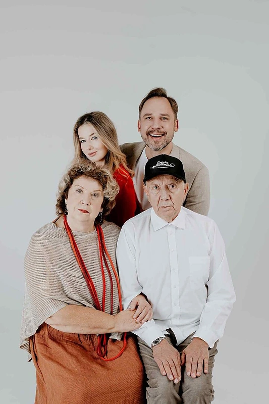 Operetės „Braškiai ir Braškienės“ aktoriai / Gretos Kniežaitės-Novikovienės nuotr.