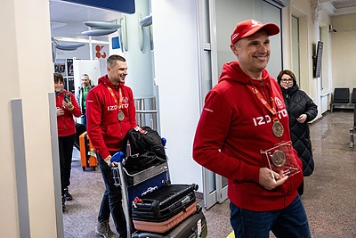 Mindaugas Sidabras, Ernestas Česokas ir Saulius Klevinskas grįžo iš Dakaro / Pauliaus Peleckio / BNS nuotr.