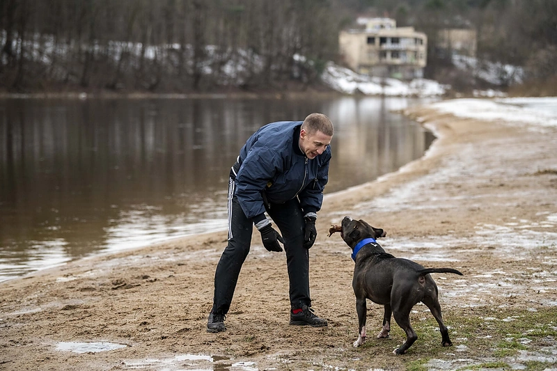 Marius Repšys ir šuo Aasbo / Filmo „Kinų Jūra“ užkulisiai