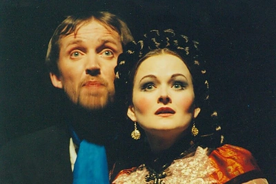 Jolanta Dapkūnaitė – Nastia, Remigijus Bučius – Sergejus. Fiodor Dostojevskij, „Stepančikovo dvaras“, rež. Jonas Vaitkus, LNDT, 1998. / D. Matvejevo nuotr.