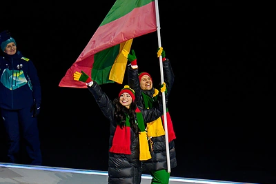 Allison Reed ir Saulius Ambrulevičius nešė Lietuvos trispalvę žiemos olimpinėse žaidynėse. / Vytauto Dranginio/LTOK nuotr.