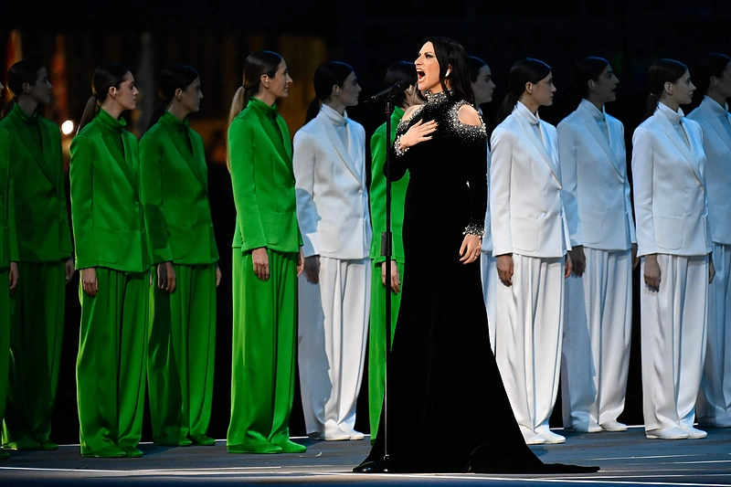Olimpinių žaidynių atidarymo šventė. Laura Pausini atliko Italijos himną. / „Scanpix“ nuotr.
