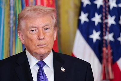 Paskelbti šokiruojantys Epsteino bylos failai apie Trumpą: „Bandė priversti ją tenkinti jį oraliniu būdu“