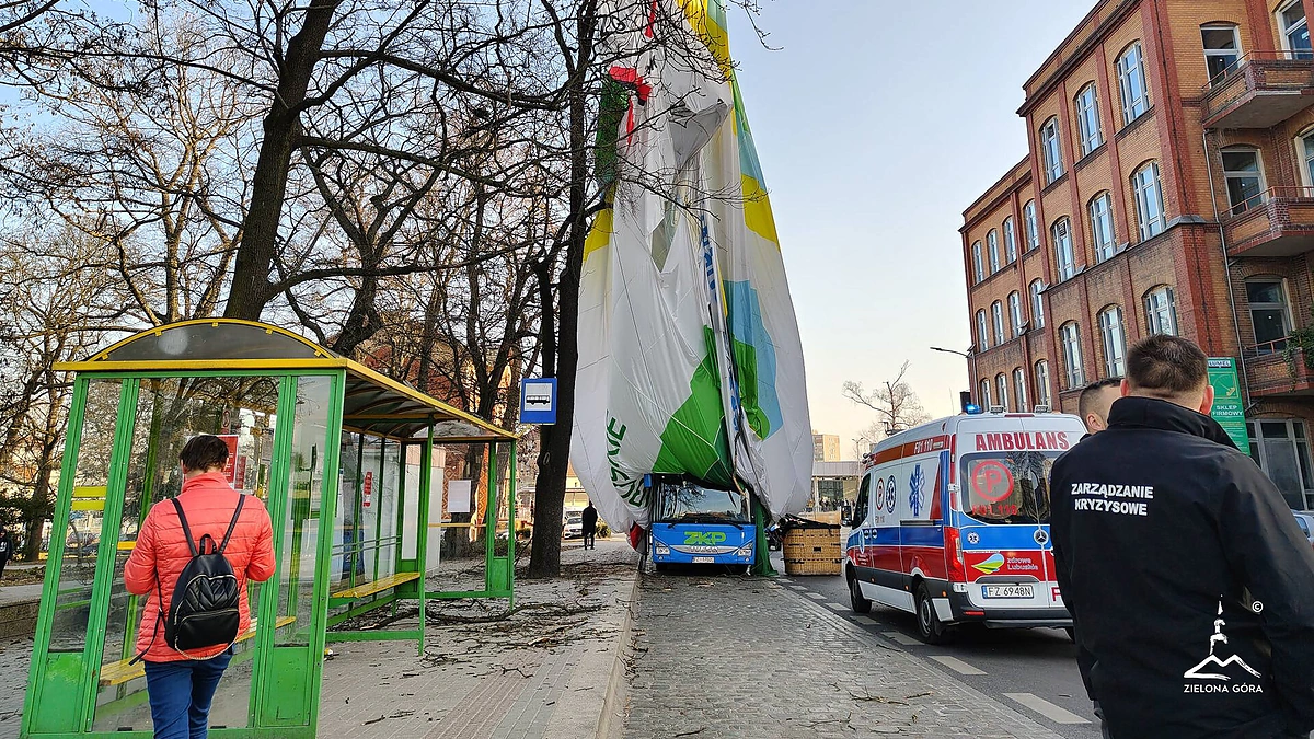 Lenkijos Zieliona Guros mieste nukrito oro balionas / Zieliona Guros miesto savivaldybės nuotr.