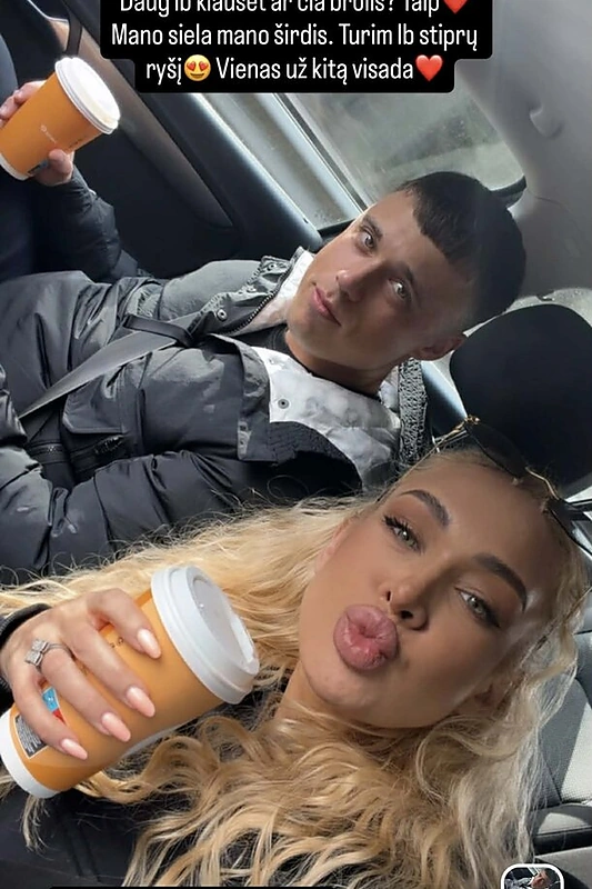 Oksana Pikul su broliu Jonu / Asmeninio albumo nuotr.