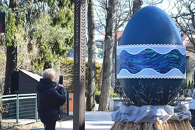 Palangoje jau sklando artėjančių Velykų nuotaikos – kviečia įspūdinga Margučių alėja