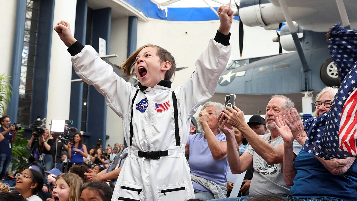 „Artemis II“ įgula grįžo į Žemę / „Reuters“/„Scanpix“ nuotr.