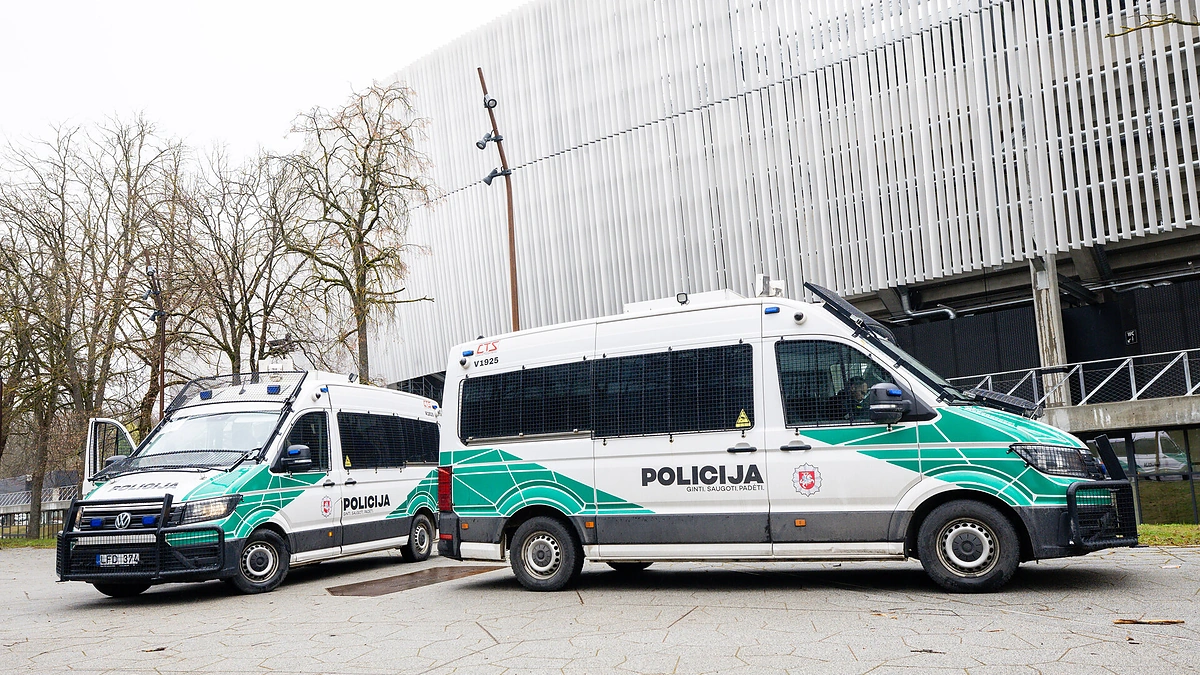 Policijos pareigūnų ir kitų tarnybų pratybos Dariaus ir Girėno stadione / Teodoro Biliūno / BNS nuotr.