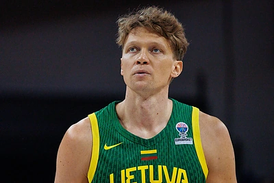 Mindaugas Kuzminskas paviešino, kaip atrodo po vizito kirpykloje: „Sveiki, aš Dalia Grybauskaitė“