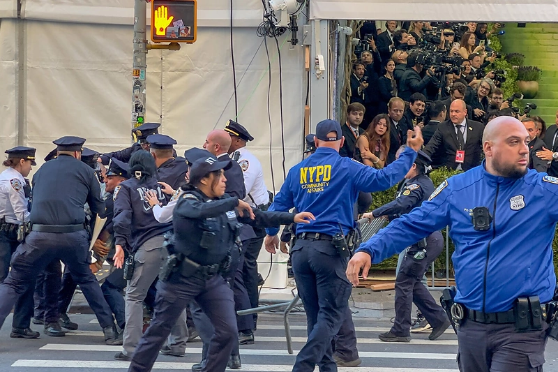 Protestas prie „Met Gala“ / AFP/„Scanpix“ nuotr.