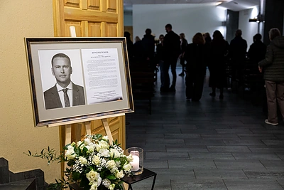 Visagine atsisveikinama su Jevgenijumi Šuklinu / Pauliaus Peleckio / BNS nuotr.