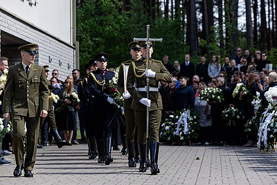 Visagine atsisveikinama su Jevgenijumi Šuklinu / Pauliaus Peleckio / BNS nuotr.