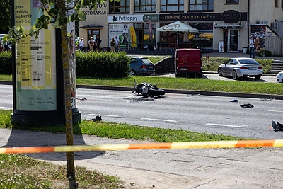 Avarija Jeruzalės gatvėje: susidūrė motociklas ir krovininis automobilis, motociklo vairuotojas žuvo / Pauliaus Peleckio / BNS nuotr.