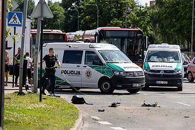 Avarija Jeruzalės gatvėje: susidūrė motociklas ir krovininis automobilis, motociklo vairuotojas žuvo / Pauliaus Peleckio / BNS nuotr.