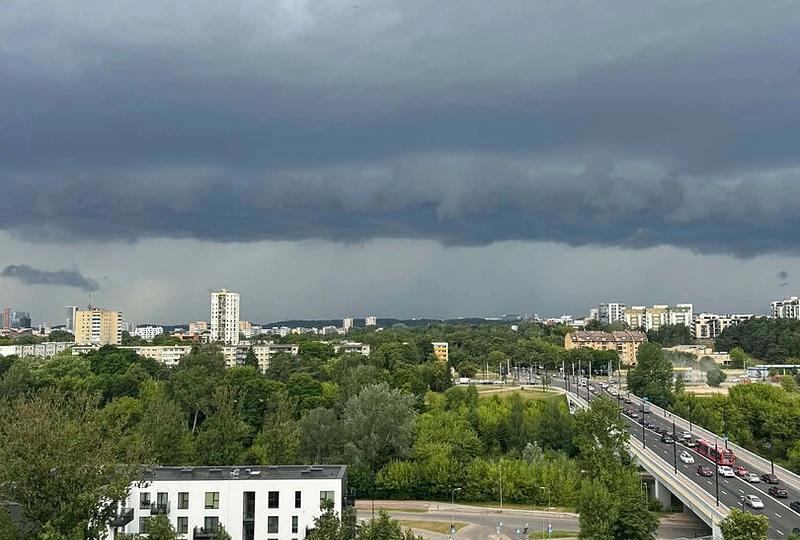 Audros debesys Vilniuje / 15min nuotr.