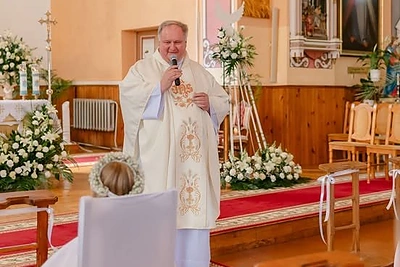 Kunigas Tadas Švedavičius / Nuotr. iš Kalesninkų Švč. Mergelės Marijos Nekaltojo Prasidėjimo bažnyčios „Facebook“ profilio