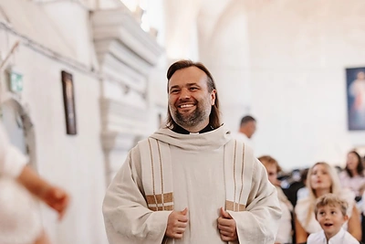 Beatos Nicholson sūnaus Teodoro krikštynų akimirka / Dovilės Jakštaitės nuotr.