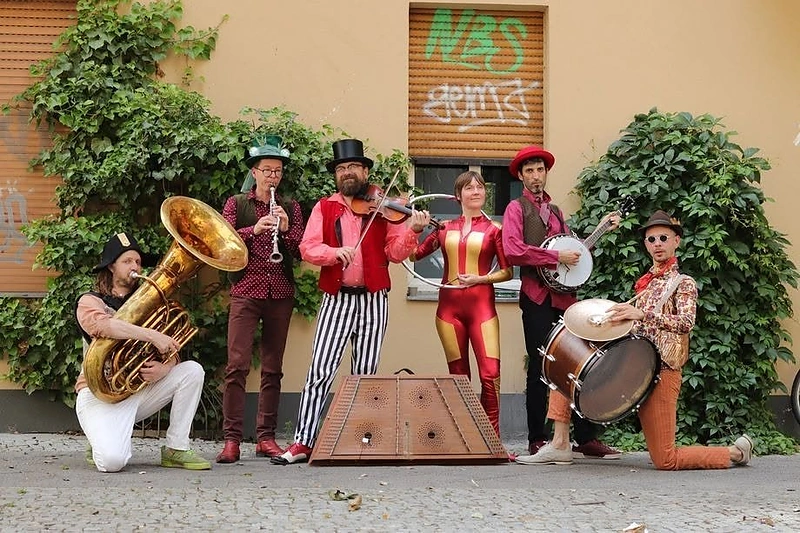 Grupė „Dobranotch“ / Soc. tinklų nuotr.