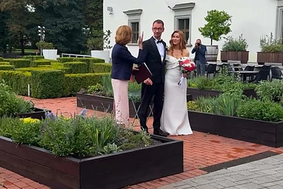 Vytautas Kernagis jaunesnysis su mylimąją Indre / Soc.tinklų nuotr.