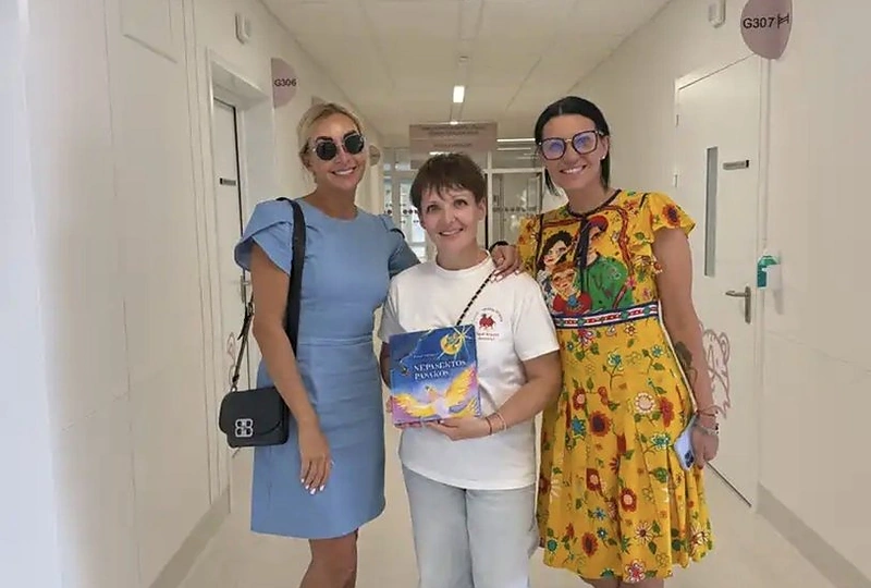 Gerda Žemaitė, Alina Šiaulevičiūtė ir fondo narė Birutė Wish / Asmeninio albumo nuotr.