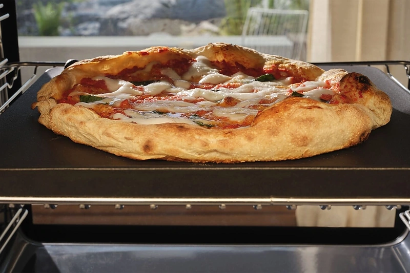 Namuose kepta pica gali būti tobula su „PizzaExpert“ funkcija / „Fixed price“ nuotr.