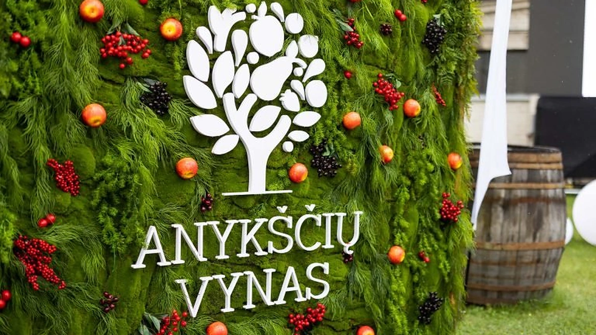 Nepraleiskite progos: „Obuolinių“ šventės metu – nemokamos ekskursijos po 100 metų jubiliejų mininčią „Anykščių vyno“ gamyklą / „Anykščių vyno“ nuotr.