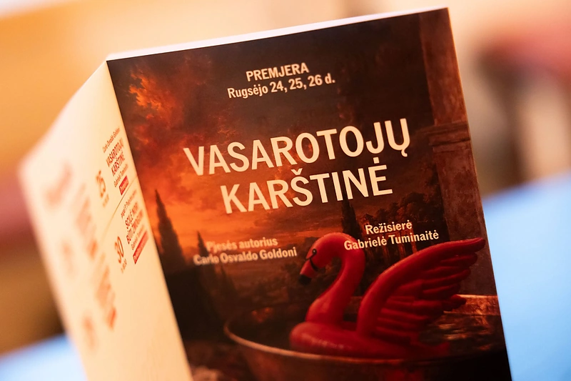 Spektaklio „Vasarotojų karštinė“ premjeros svečiai / Patricija Adamovič / BNS nuotr.