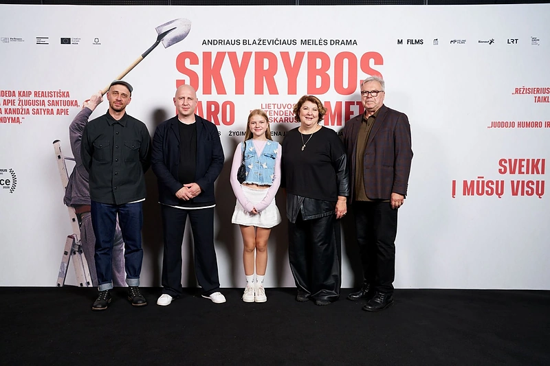 Filmo „Skyrybos karo metu“ režisierius ir aktoriai / T.Stuko nuotr.