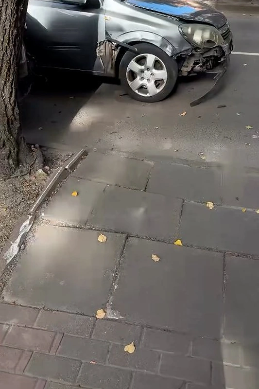 Anna pateko į avariją / Stop kadras