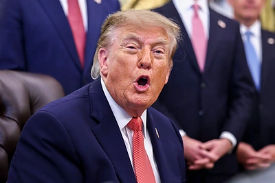 Trumpo išsišokimas Ovaliajame kabinete sukėlė naują audrą: sujudo net medikai